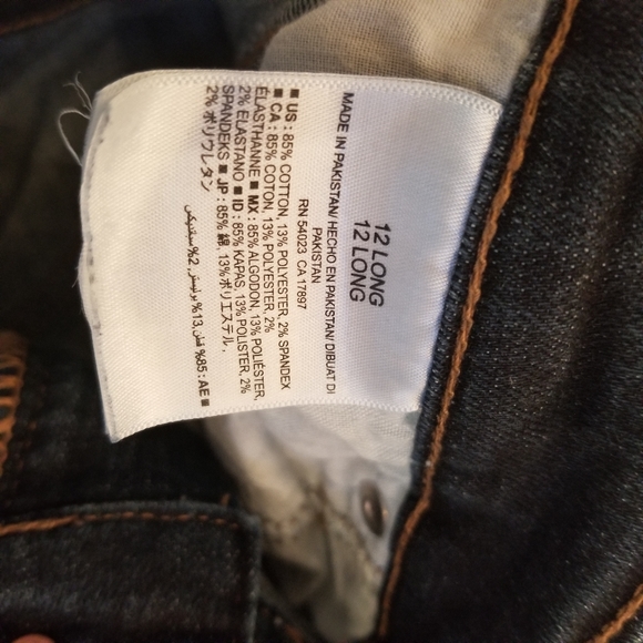 Old Navy NWOT  Dark Wash Straight Jeans -  12 Long - Picture 2 of 9